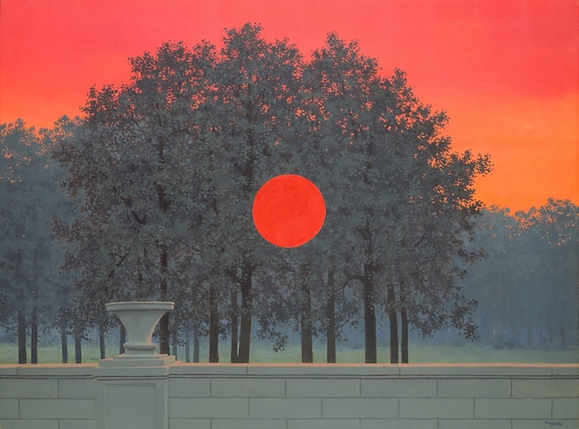 《烟》画面中央的红色圆圈，令人联想到雷内?马格利特（René Magritte）的名画《宴会》。（网上图片）