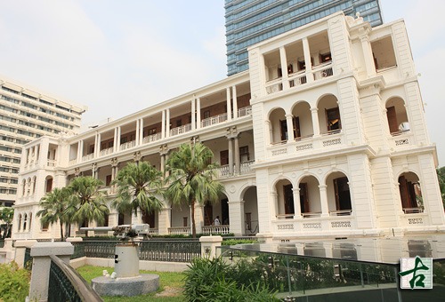 The restored and revitalized former Marine Police Headquarters , preserving its original appearance as much as possible. 