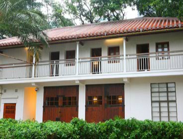 The former Marine Police Headquarters had stables, which have been preserved after restoration and revitalization, and the old-style doors are still being retained.