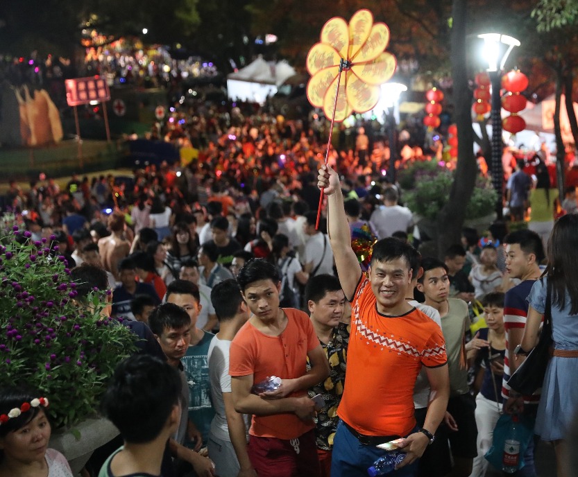 Chung Yeung Festival Guangzhou Baiyun Mountain hill climbing blessings