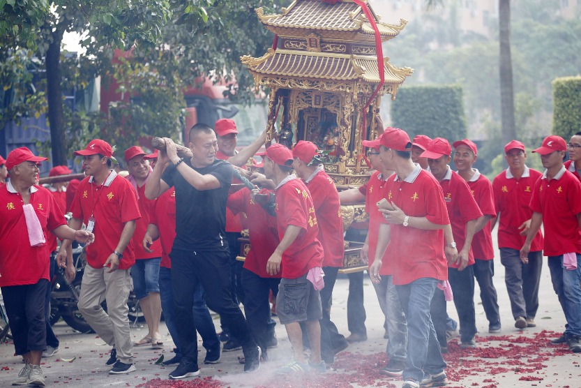 In Jun'an Town, Shunde, every year from the 4th to the 20th of the Lunar September is a big day for the Guan emperors and princes to travel. The traditional custom with a history of more than 170 years has been selected as an intangible cultural heritage of Guangdong Province.