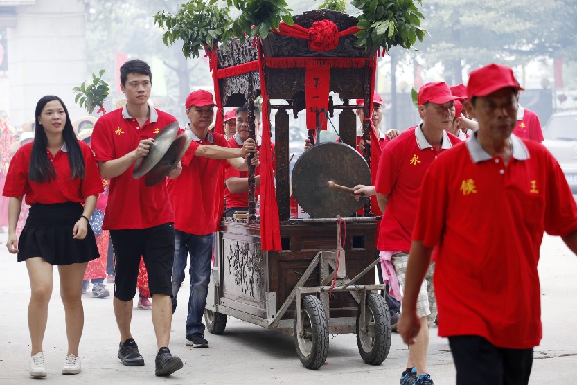 In Jun'an Town, Shunde, every year from the 4th to the 20th of the Lunar September is a big day for the Guan emperors and princes to travel. The traditional custom with a history of more than 170 years has been selected as an intangible cultural heritage of Guangdong Province.