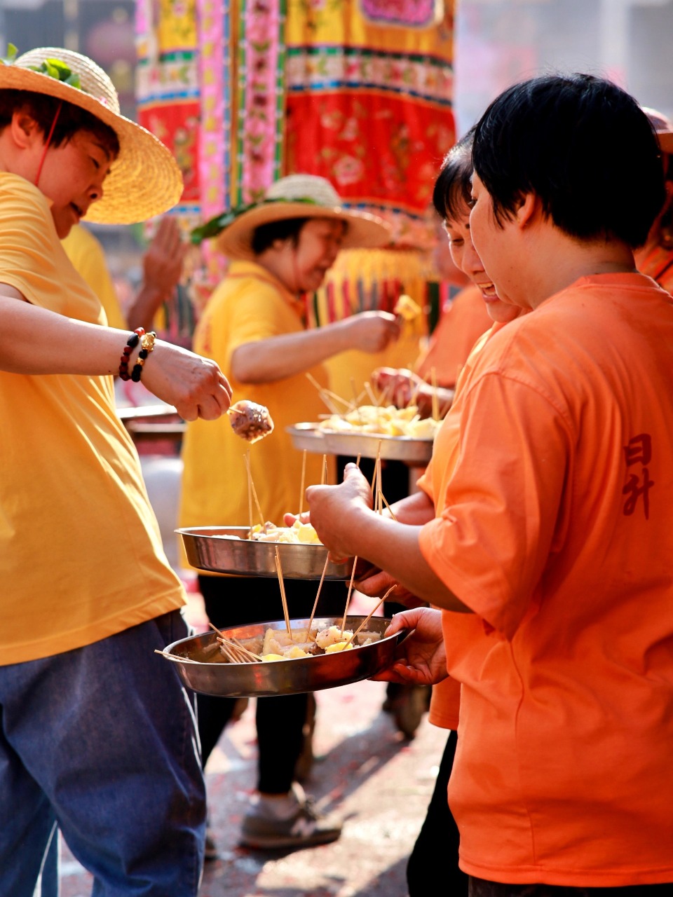 在順德均安鎮，每年農曆九月初四至二十日，都是關帝侯王出遊的大日子，已有超過170年歷史的傳統習俗已入選為廣東省非物質文化遺產。