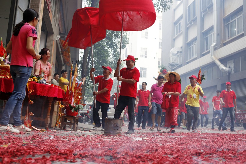 In Jun'an Town, Shunde, every year from the 4th to the 20th of the Lunar September is a big day for the Guan emperors and princes to travel. The traditional custom with a history of more than 170 years has been selected as an intangible cultural heritage of Guangdong Province.