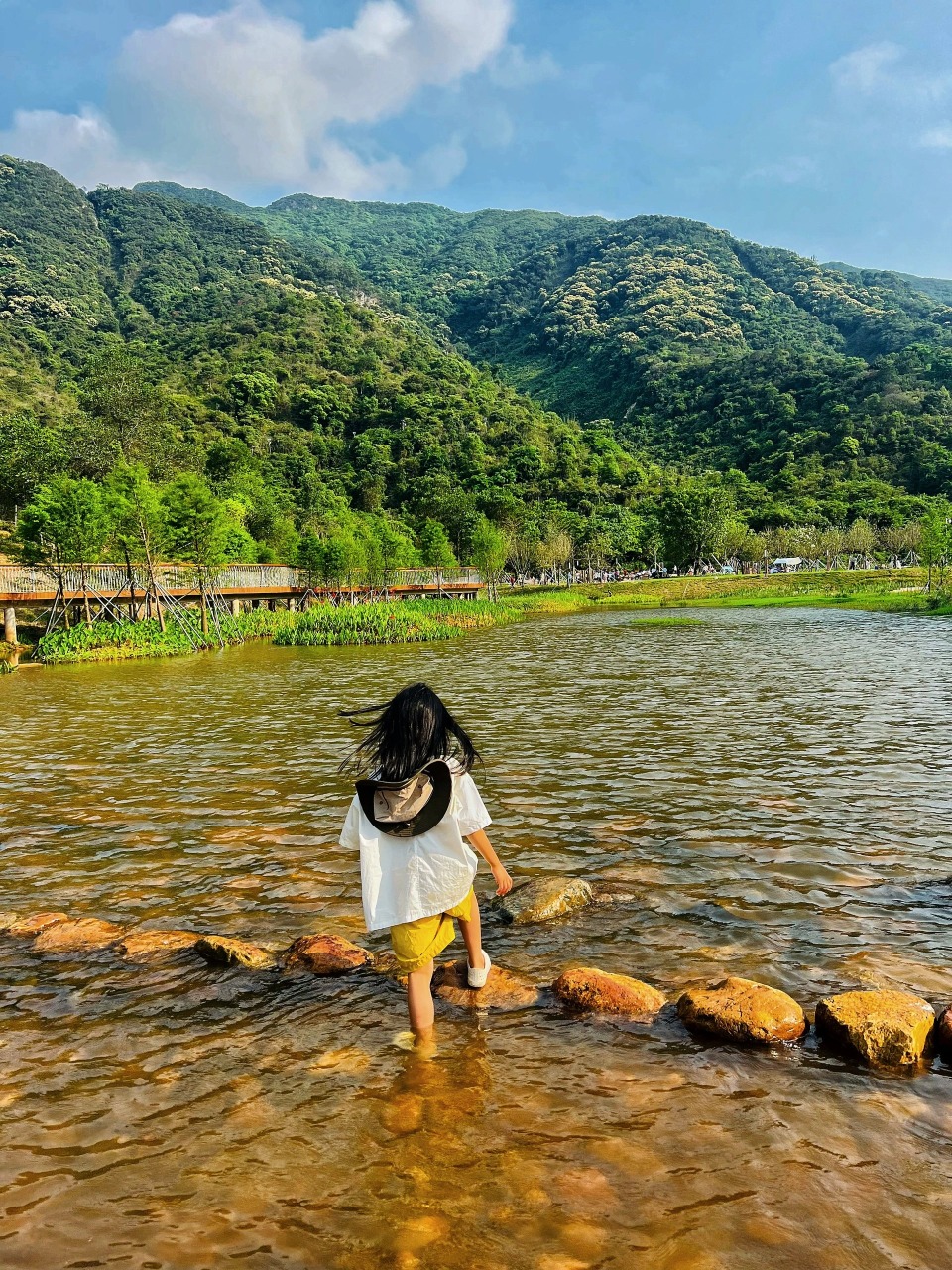 深圳頭陂公園的水全是山泉水，清澈見底。