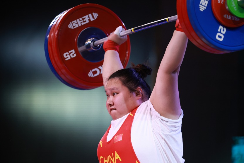 中國女子舉重運動員李雯雯是女子舉重87公斤以上級抓舉、挺舉和總成績三項世界紀錄保持者。