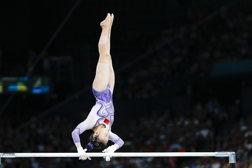 Qiu Qiyuan won silver in the finals of the women's uneven bars gymnastics