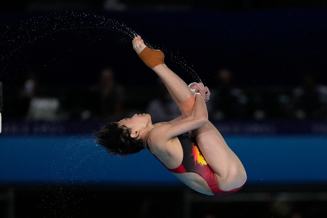 Quan Hongchan's performance in the women's 10m platform diving at the Paris Olympics was outstanding.