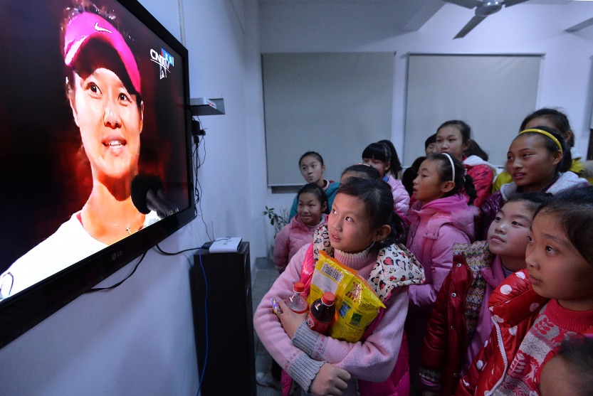 Zheng Qinwen witnessed Chinese tennis icon Li Na's first triumph in the Australian Open through TV.