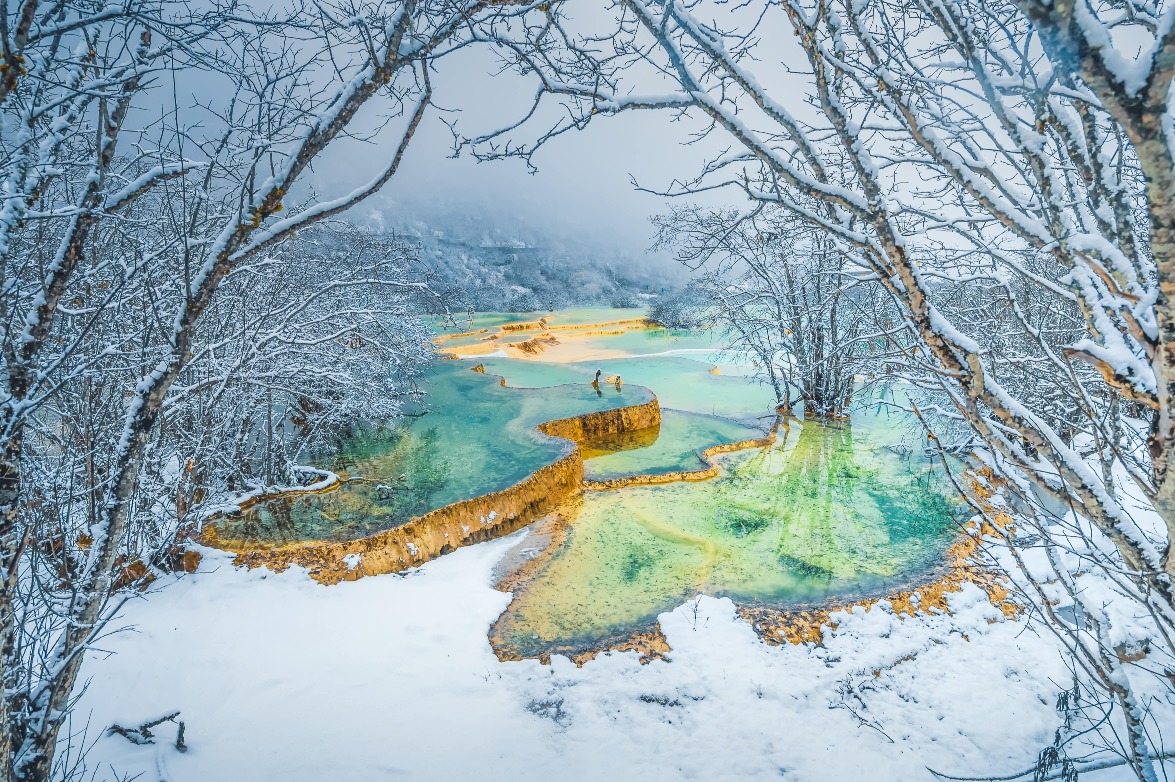 Snow scene in China's Jiuzhaigou